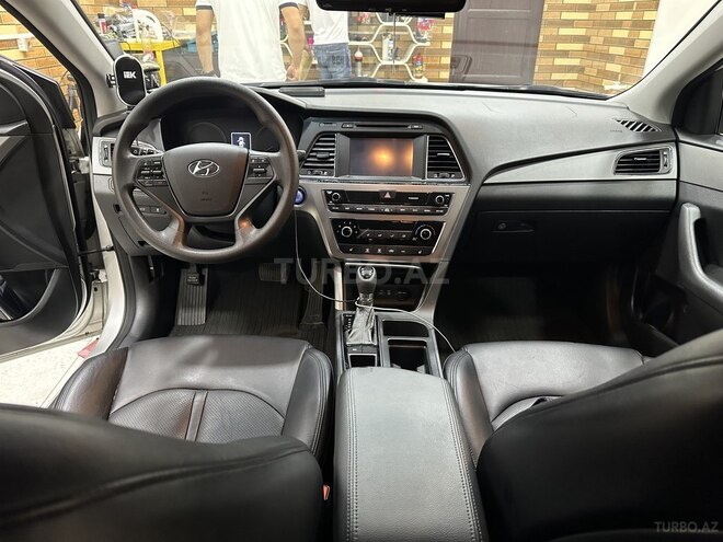 Hyundai Sonata-5