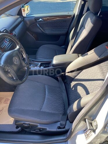 Mercedes C 180 2001, 324,615 km - 1.8 l - Qax