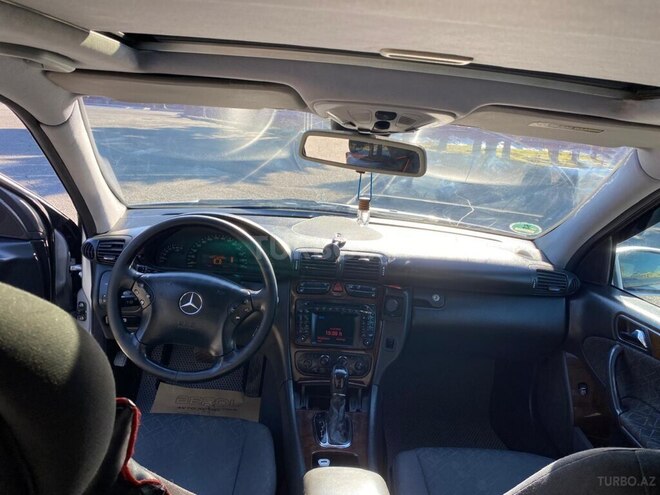 Mercedes C 180 2001, 324,615 km - 1.8 l - Qax