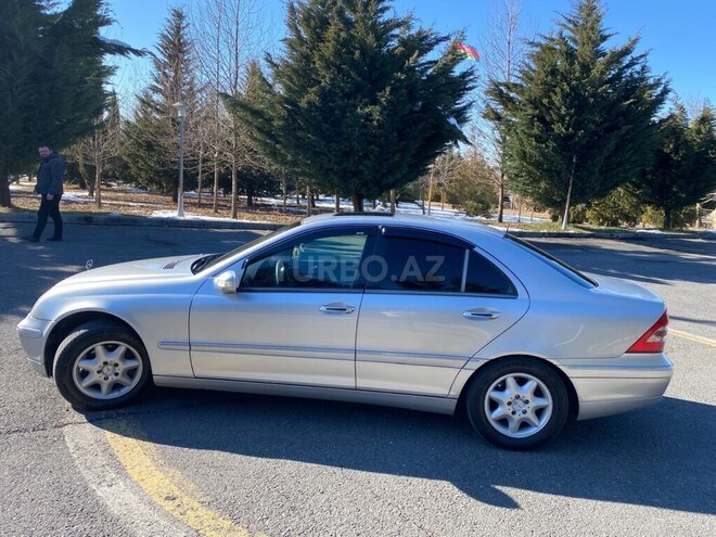 Mercedes C 180 2001, 324,615 km - 1.8 l - Qax