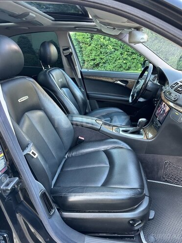 Mercedes E 320 2002, 268,100 km - 3.2 l - Bakı