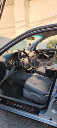 Volkswagen Golf 2001, 236,654 km - 1.6 л - Bakı