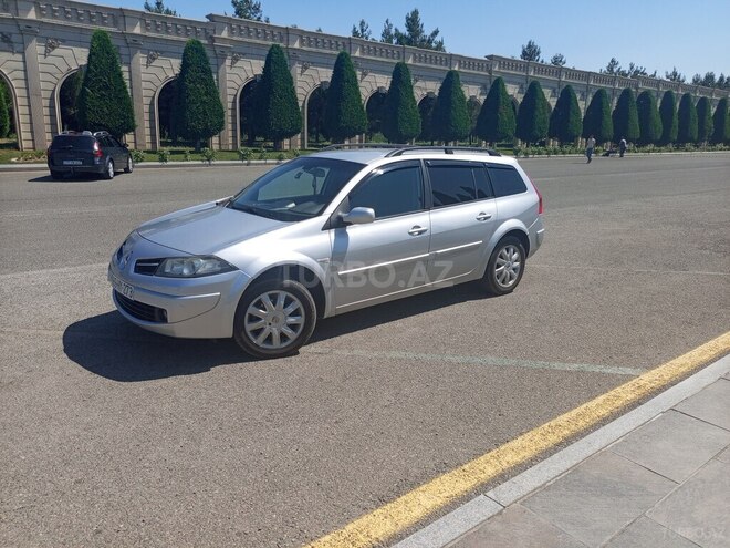 Renault Megane-12