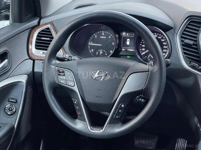 Hyundai Santa Fe-13