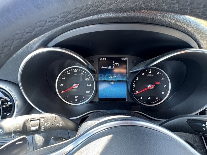 Mercedes GLC 300-16