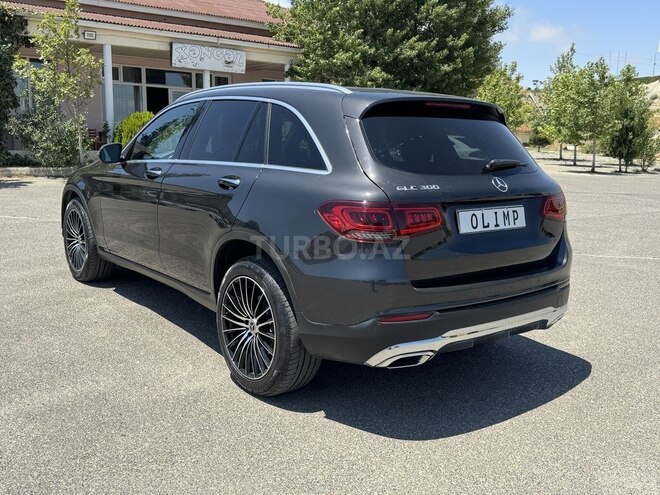 Mercedes GLC 300-6