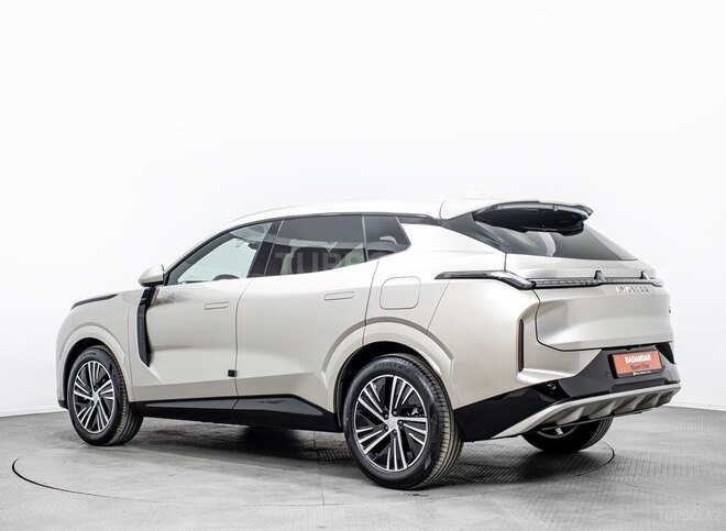 Lynk & Co 08-7