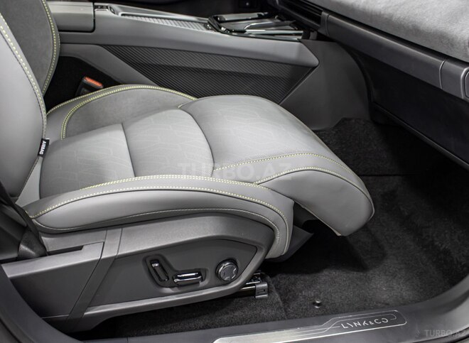 Lynk & Co 08-21