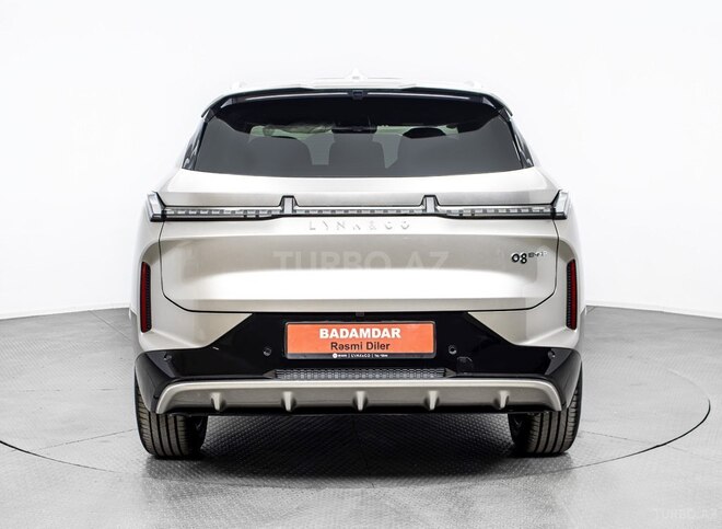 Lynk & Co 08-6