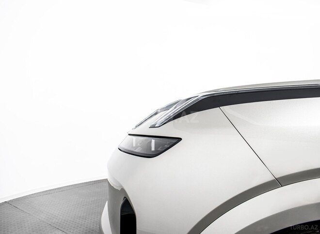 Lynk & Co 08-12