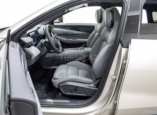 Lynk & Co 08-15