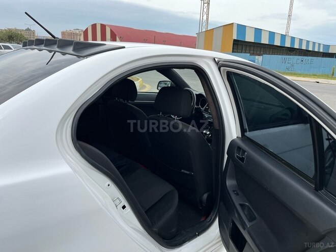 Mitsubishi Lancer 2010, 290,000 km - 2.0 l - Bakı