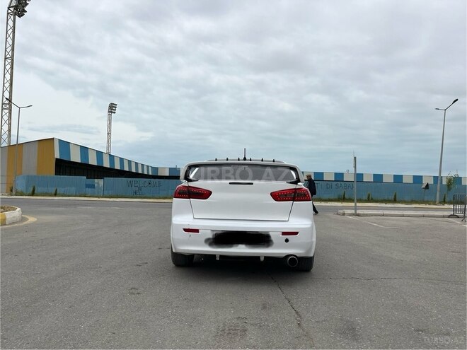 Mitsubishi Lancer 2010, 290,000 km - 2.0 l - Bakı