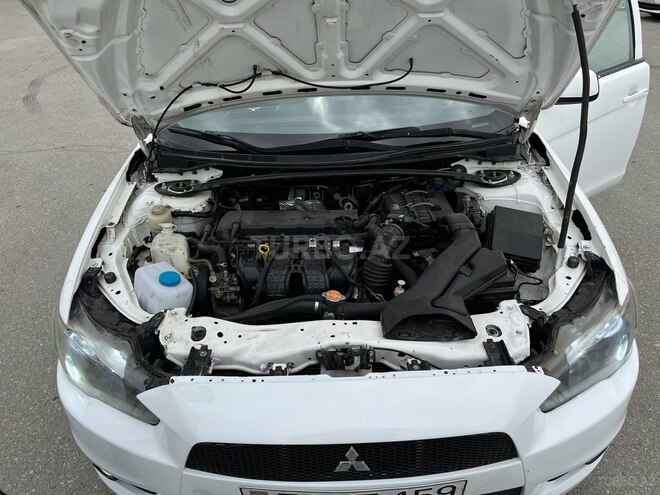 Mitsubishi Lancer 2010, 290,000 km - 2.0 l - Bakı