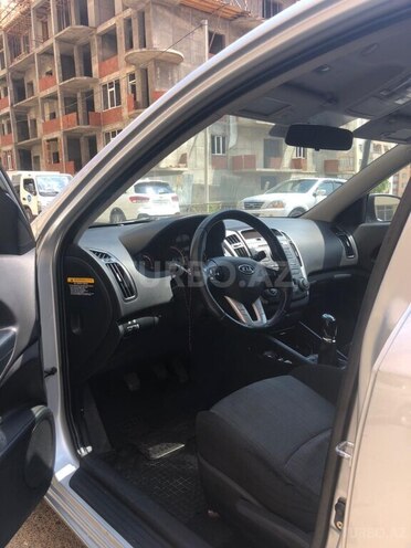Kia  2010, 345,000 km - 1.6 l - Bakı