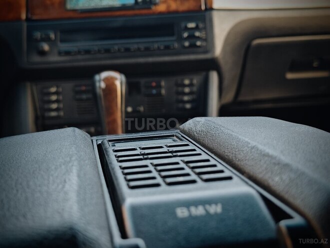 BMW 523 1997, 250,000 km - 2.5 l - Bakı