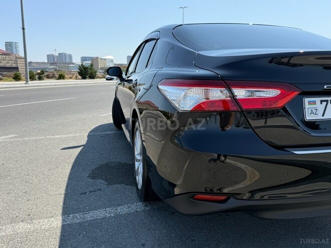 Toyota Camry-13