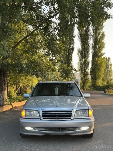 Mercedes C 230 1999, 367,000 km - 2.3 l - Quba