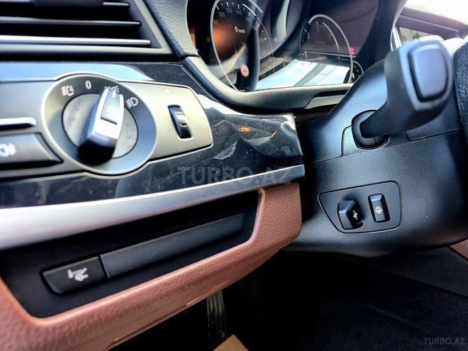 BMW 520-22