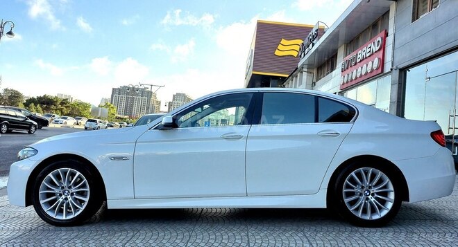 BMW 520-12