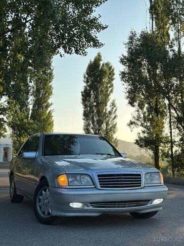 Mercedes C 230 1999, 367,000 km - 2.3 l - Quba