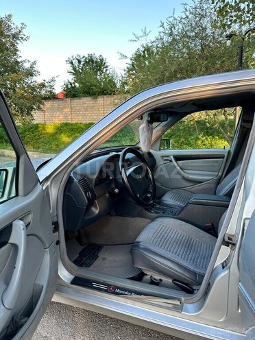 Mercedes C 230 1999, 367,000 km - 2.3 l - Quba