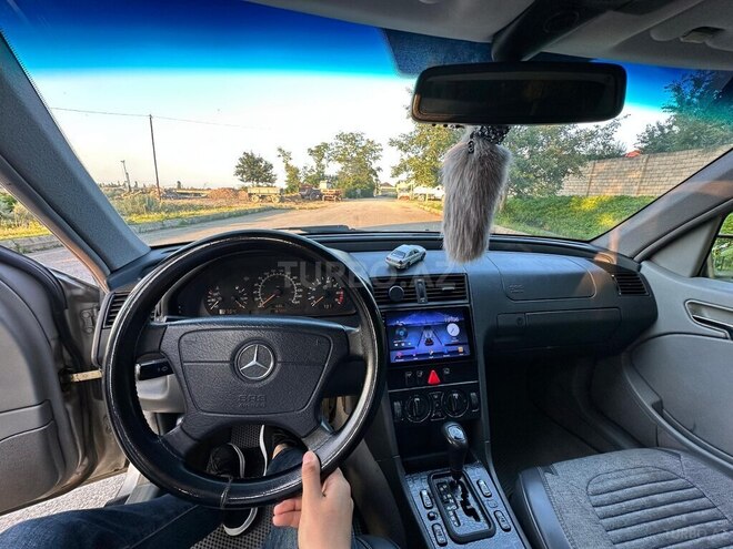 Mercedes C 230 1999, 367,000 km - 2.3 l - Quba