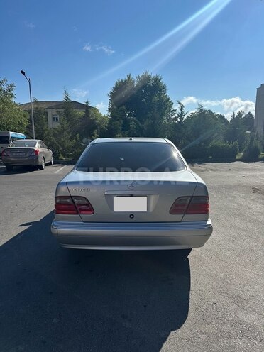 Mercedes E 320 2000, 267,000 km - 3.2 l - Bakı