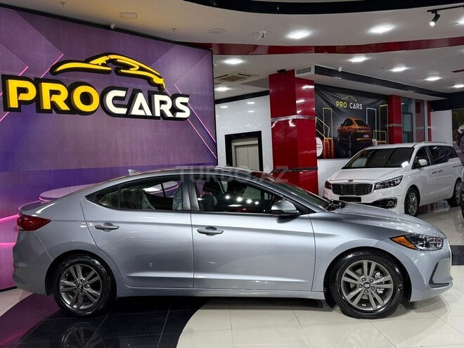 Hyundai Elantra-4