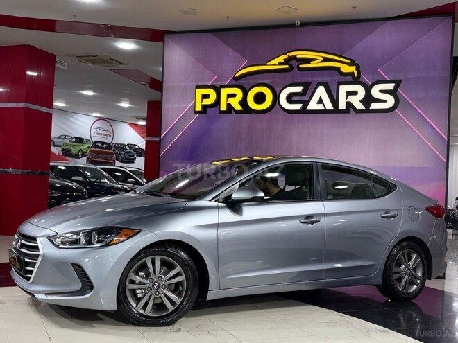 Hyundai Elantra-11