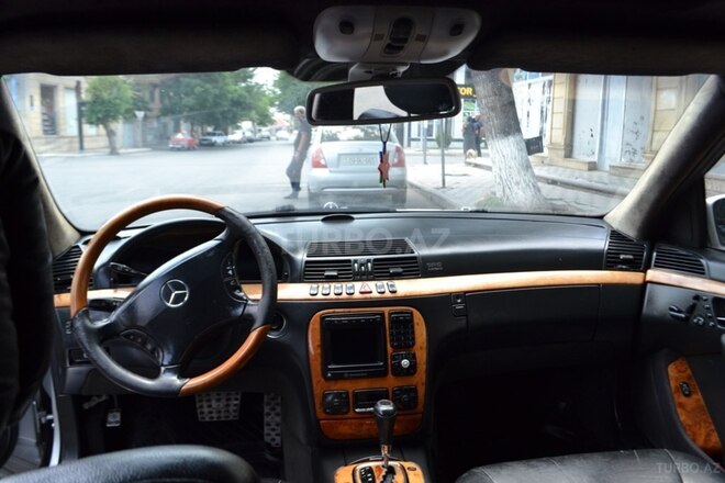 Mercedes E 430 2000, 425,000 km - 4.3 l - Bərdə