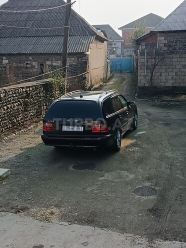 Mercedes E 220 d 2002, 394,000 km - 2.2 л - Lənkəran