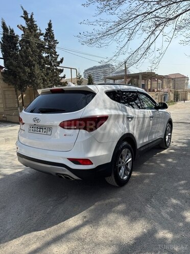 Hyundai Santa Fe-12