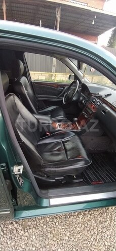 Mercedes E 280 1999, 300,000 km - 2.8 l - Cəlilabad