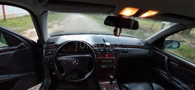 Mercedes E 280 1999, 300,000 km - 2.8 l - Cəlilabad