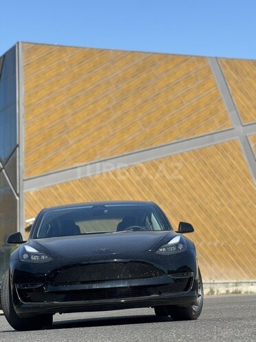 Tesla Model 3-2