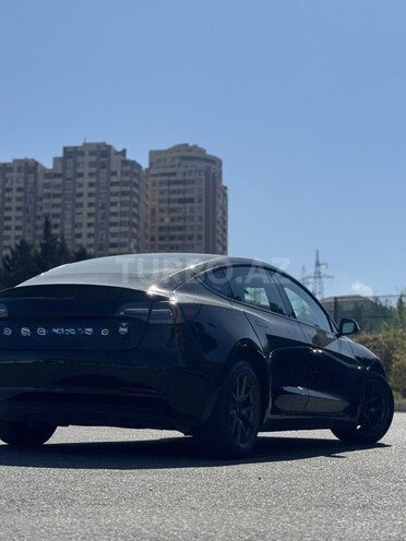 Tesla Model 3-3