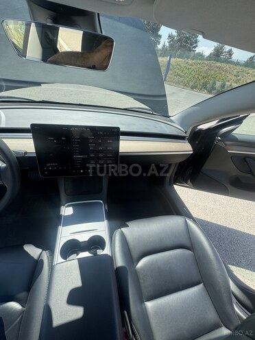 Tesla Model 3-14