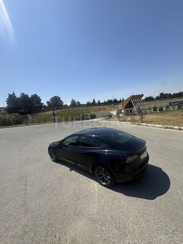 Tesla Model 3-15