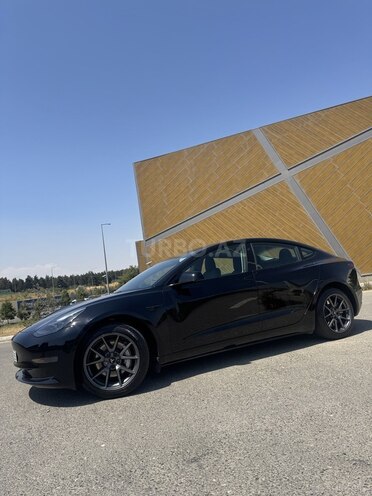 Tesla Model 3-7