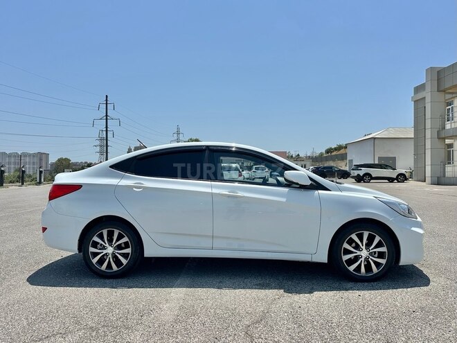 Hyundai Accent-3