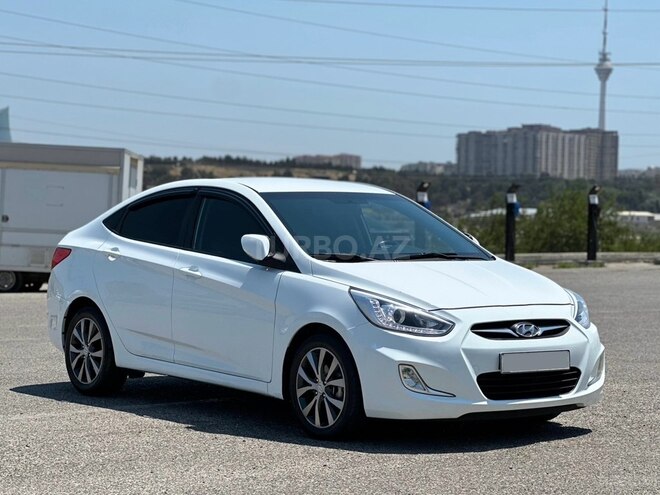 Hyundai Accent-2
