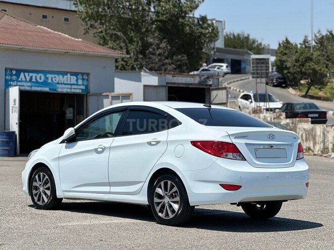 Hyundai Accent-6