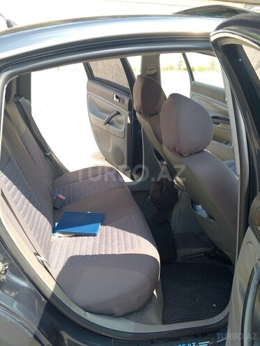 Volkswagen Passat 2002, 219,000 km - 1.8 l - Bakı