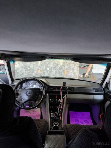 Mercedes E 200 1993, 292,063 km - 2.0 l - Bakı