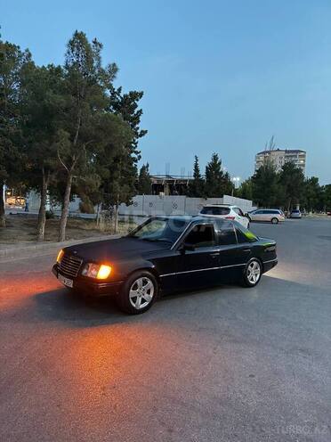 Mercedes E 200 1993, 292,063 km - 2.0 l - Bakı