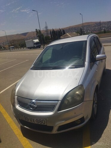 Opel Zafira-1