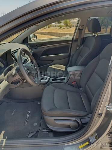Hyundai Elantra 2018, 68,900 km - 2.0 л - Bakı