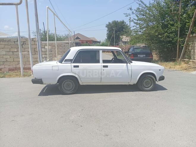 LADA (VAZ) 2107 1994, 40,000 km - 1.6 l - Salyan
