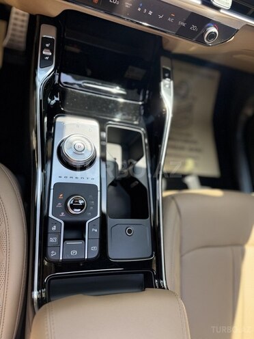 Kia Sorento-13